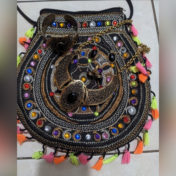 Elegant Brass Beaded Costume Jewelry Set Gift Idea with Bag - Picture 6 of 7